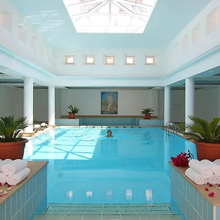 St. George Gardens & 4*