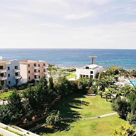 Lejlighedshotel St. George Gardens & Klorakas