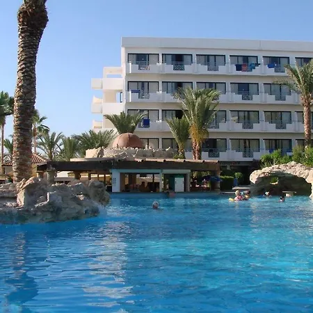 Lejlighedshotel St. George Gardens & Klorakas