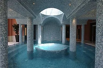 Lejlighedshotel St. George Gardens & Klorakas