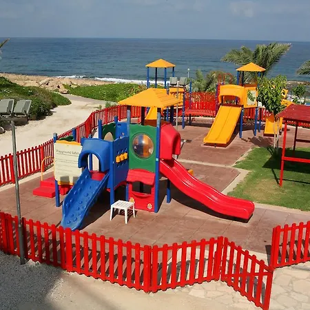 St. George Gardens & 4*